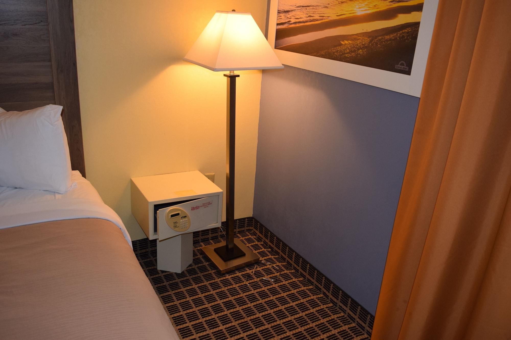 Days Inn By Wyndham Cadillac Zewnętrze zdjęcie