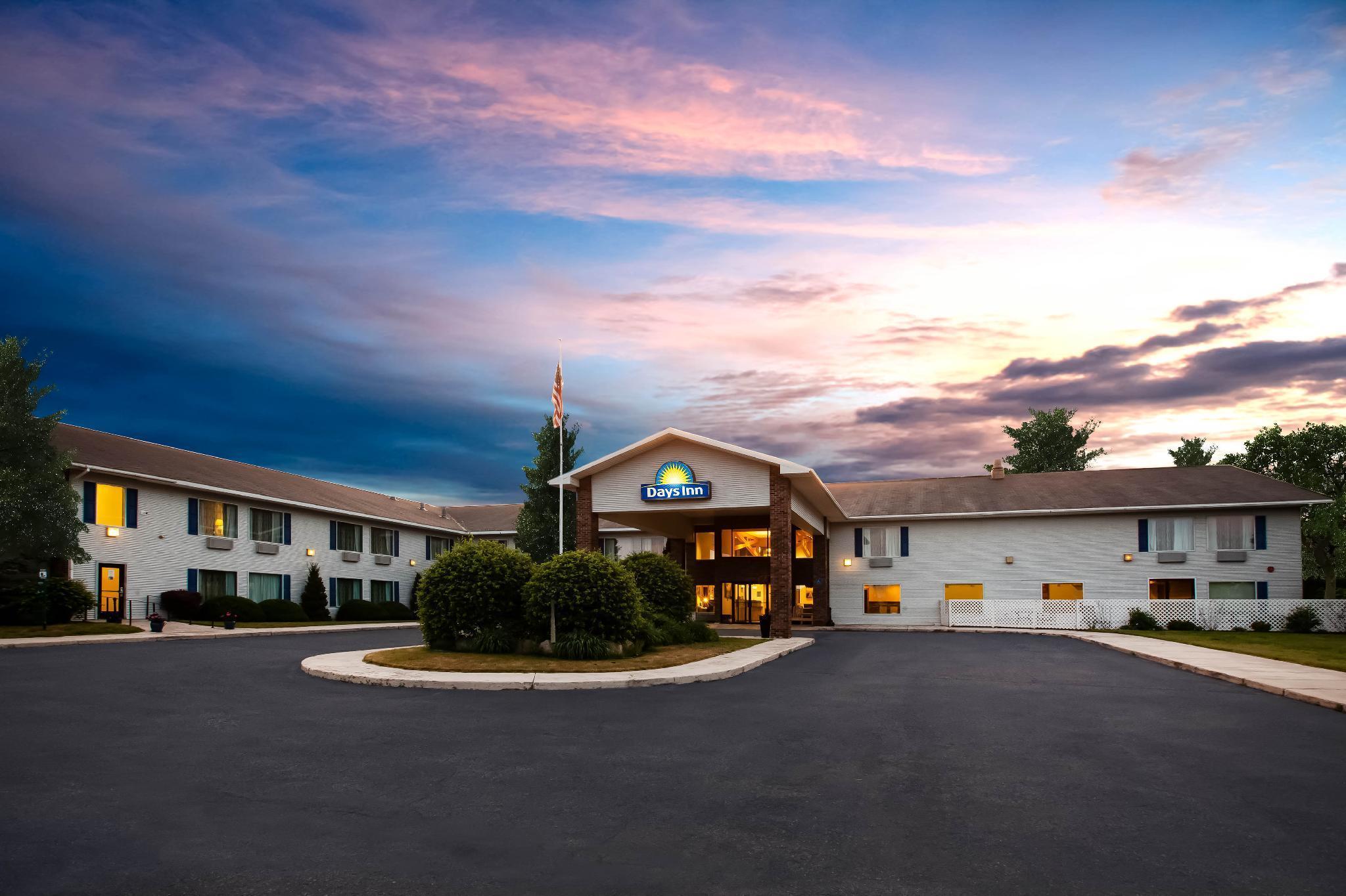 Days Inn By Wyndham Cadillac Zewnętrze zdjęcie