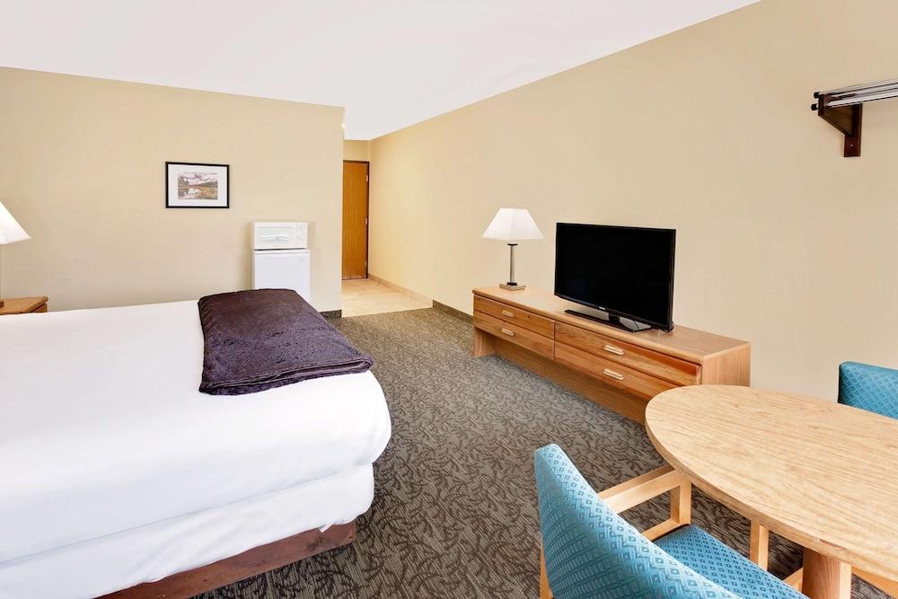 Days Inn By Wyndham Cadillac Zewnętrze zdjęcie