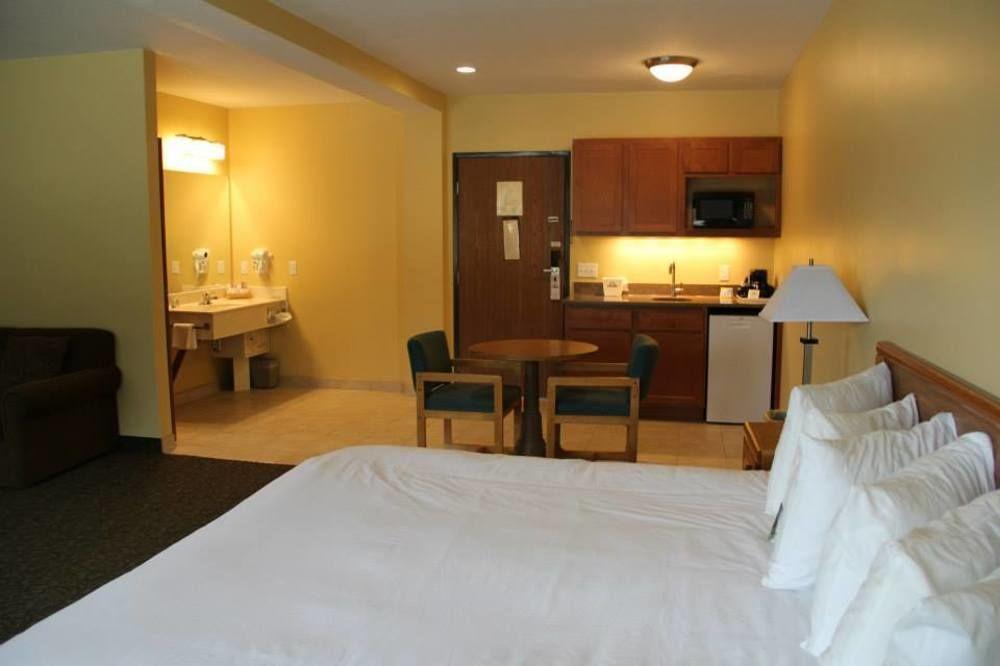 Days Inn By Wyndham Cadillac Zewnętrze zdjęcie